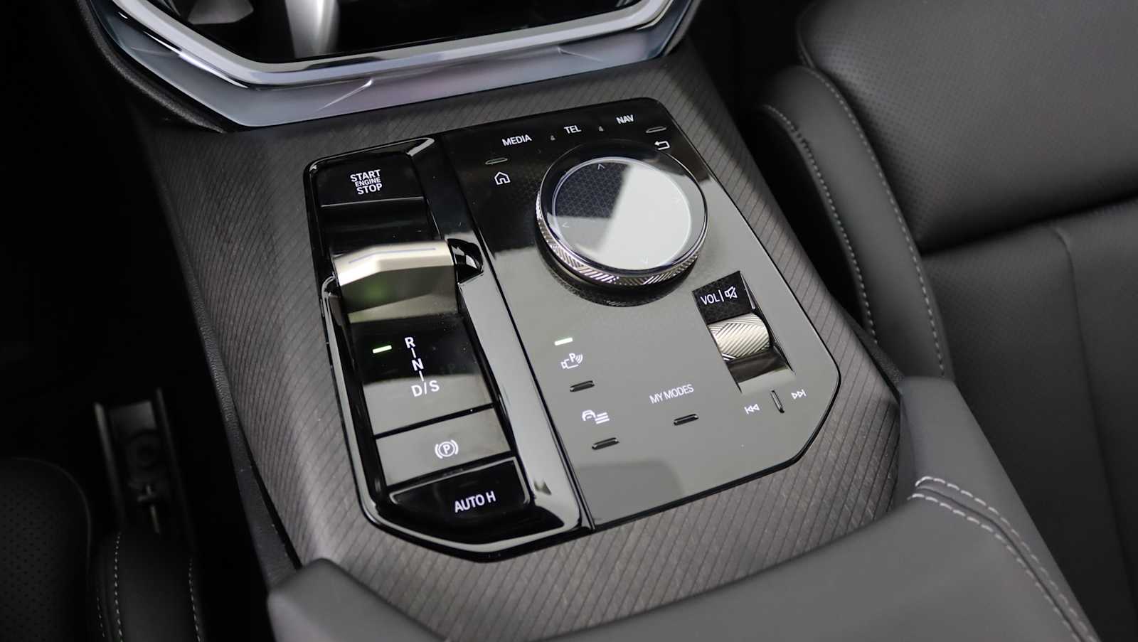 2025 BMW X3 30 - Photo 22