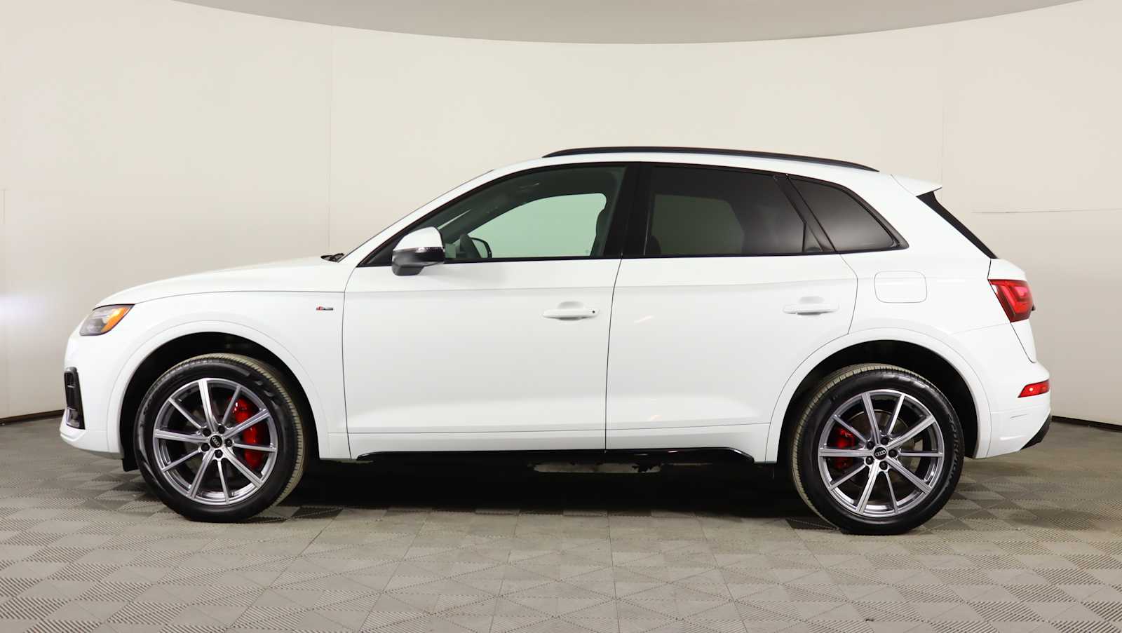 used 2024 Audi Q5 e car, priced at $43,658
