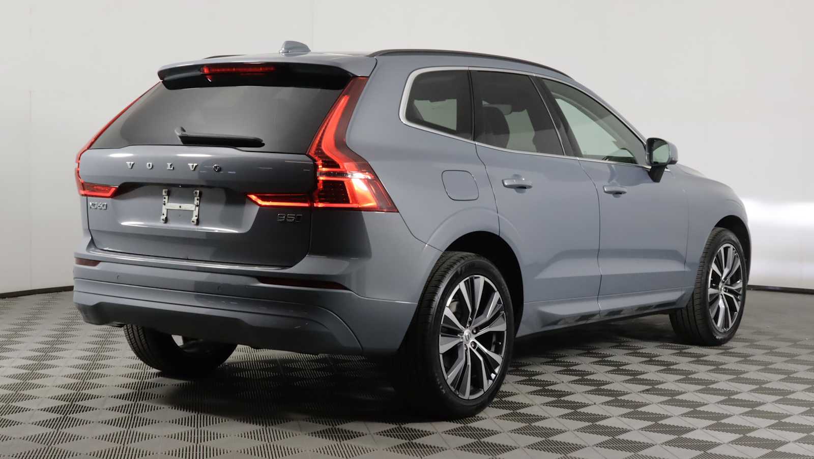 used 2022 Volvo XC60 car, priced at $25,979