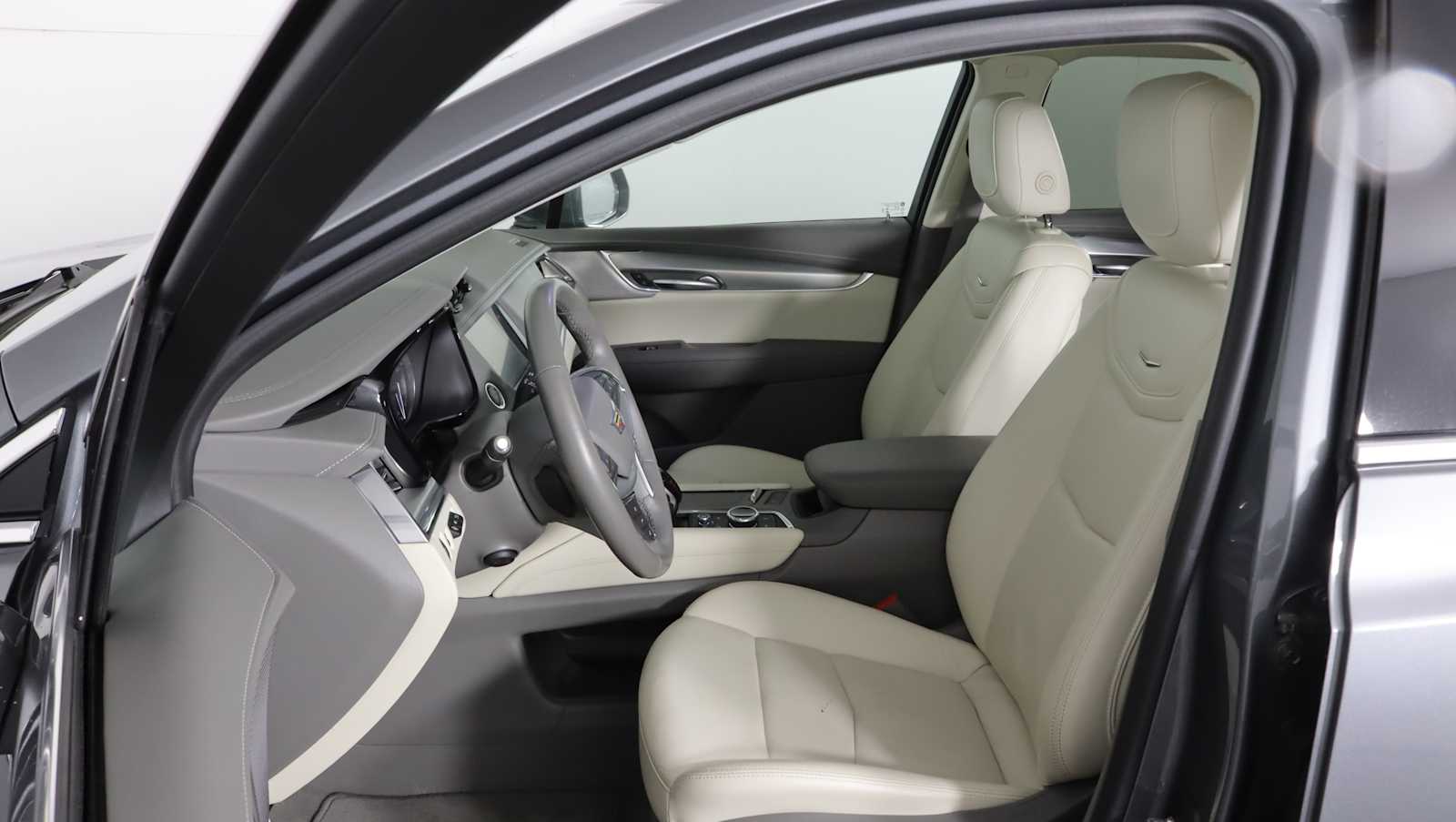 used 2020 Cadillac XT5 car, priced at $24,731