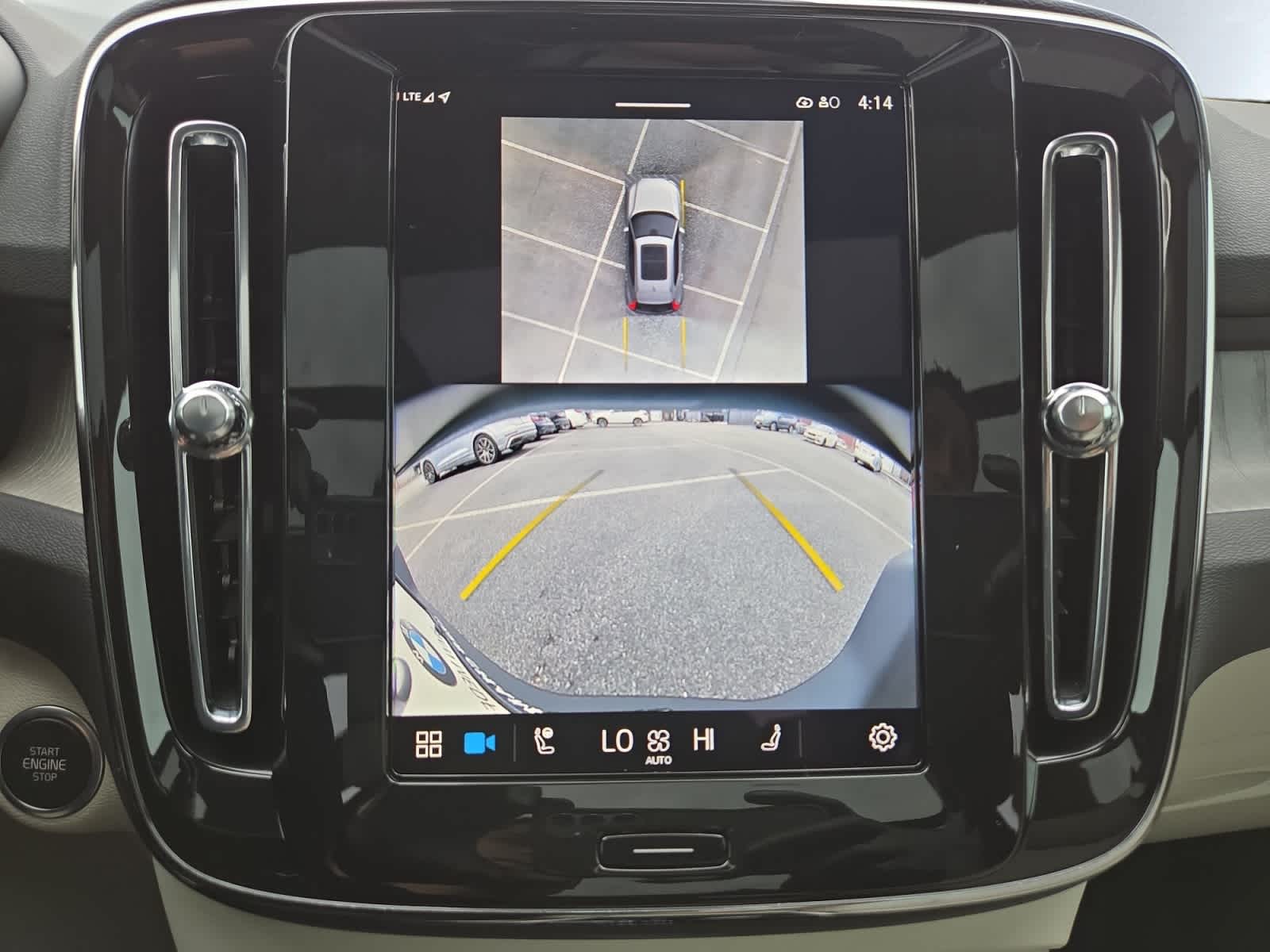 2025 Volvo XC40 Ultra - Photo 16
