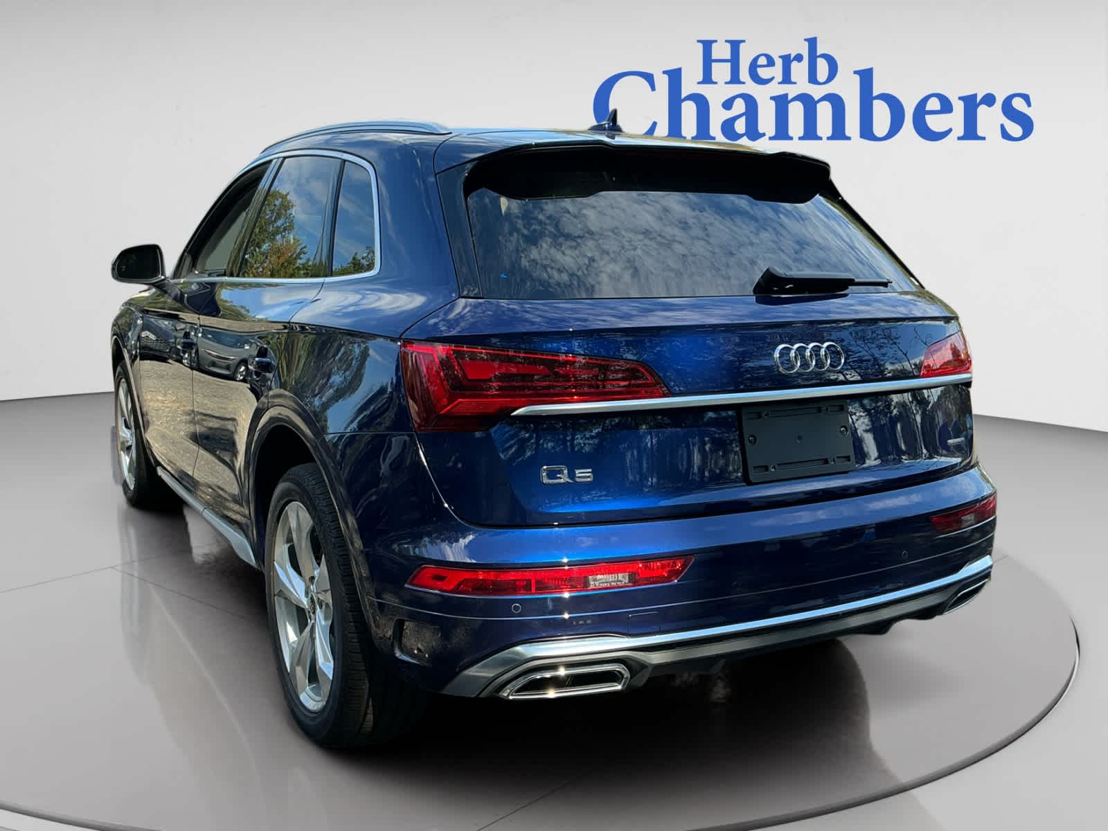 2022 Audi Q5 45 S line Premium Plus photo 3
