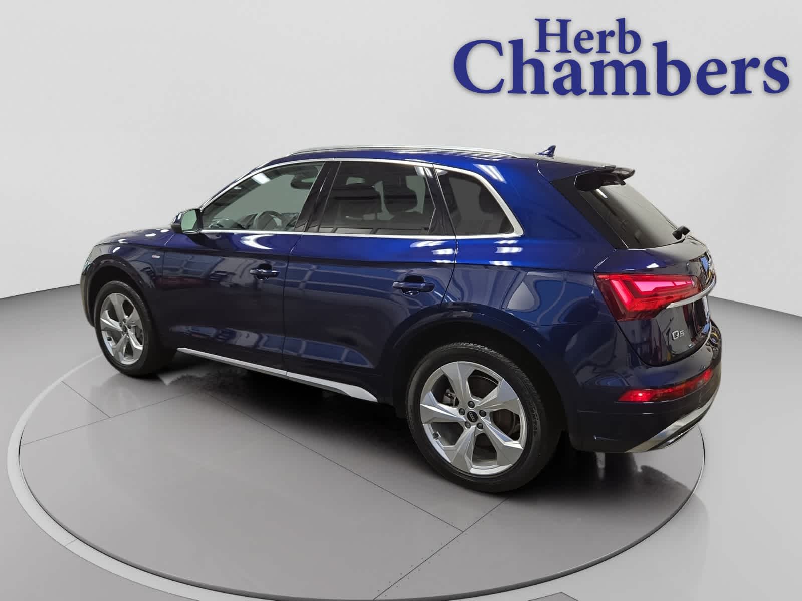 2022 Audi Q5 45 S line Premium Plus photo 3