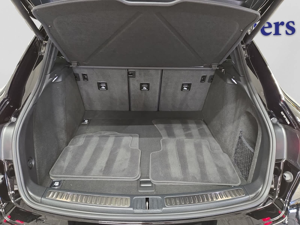 Used 2025 Porsche Macan SUV