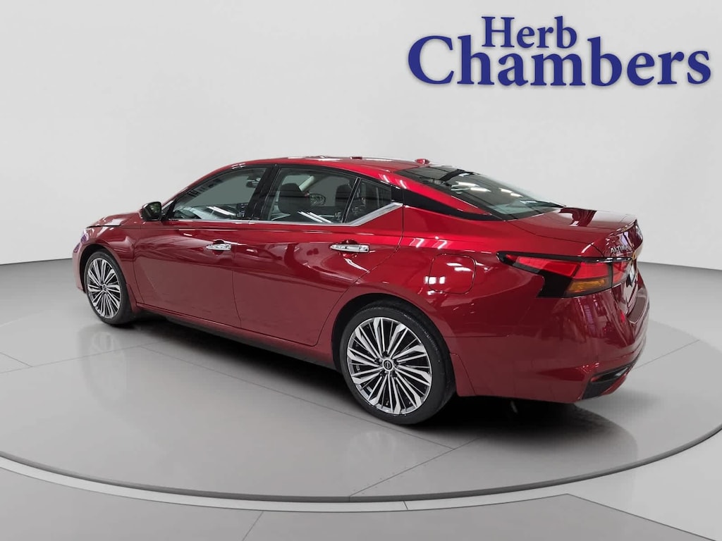 Used 2024 Nissan Altima 2.5 SL Sedan