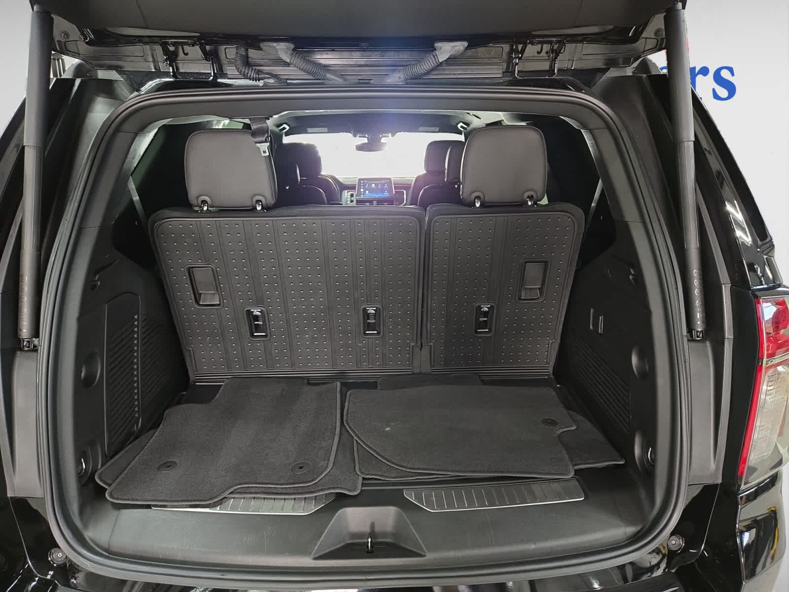 2022 Chevrolet Tahoe Z71 photo 4