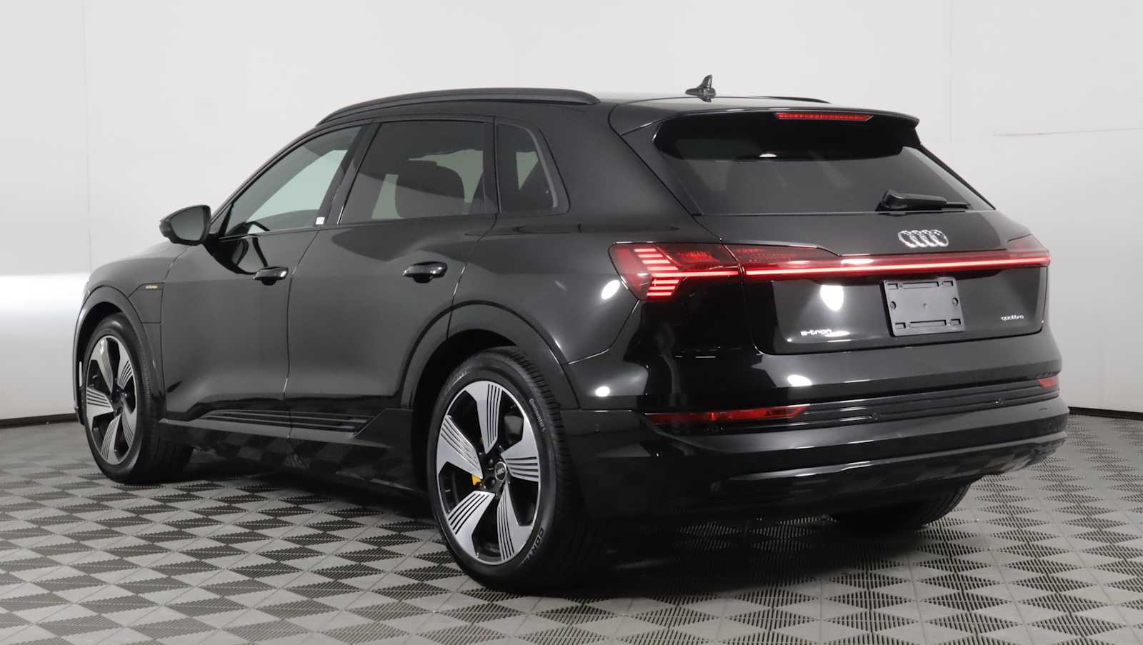 Used 2022 Audi e-tron Premium Plus SUV