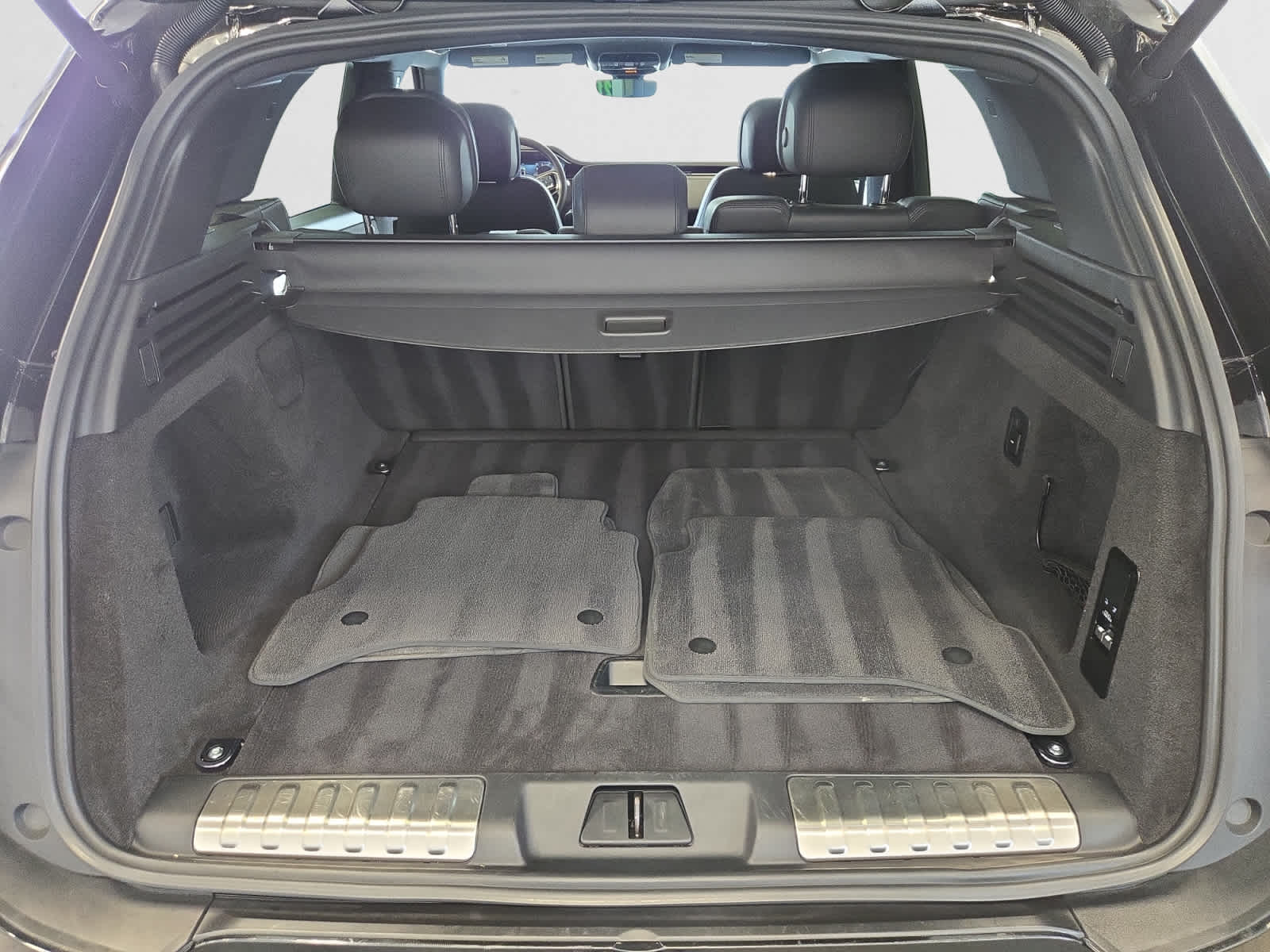 2024 Land Rover Range Rover Sport SE photo 2