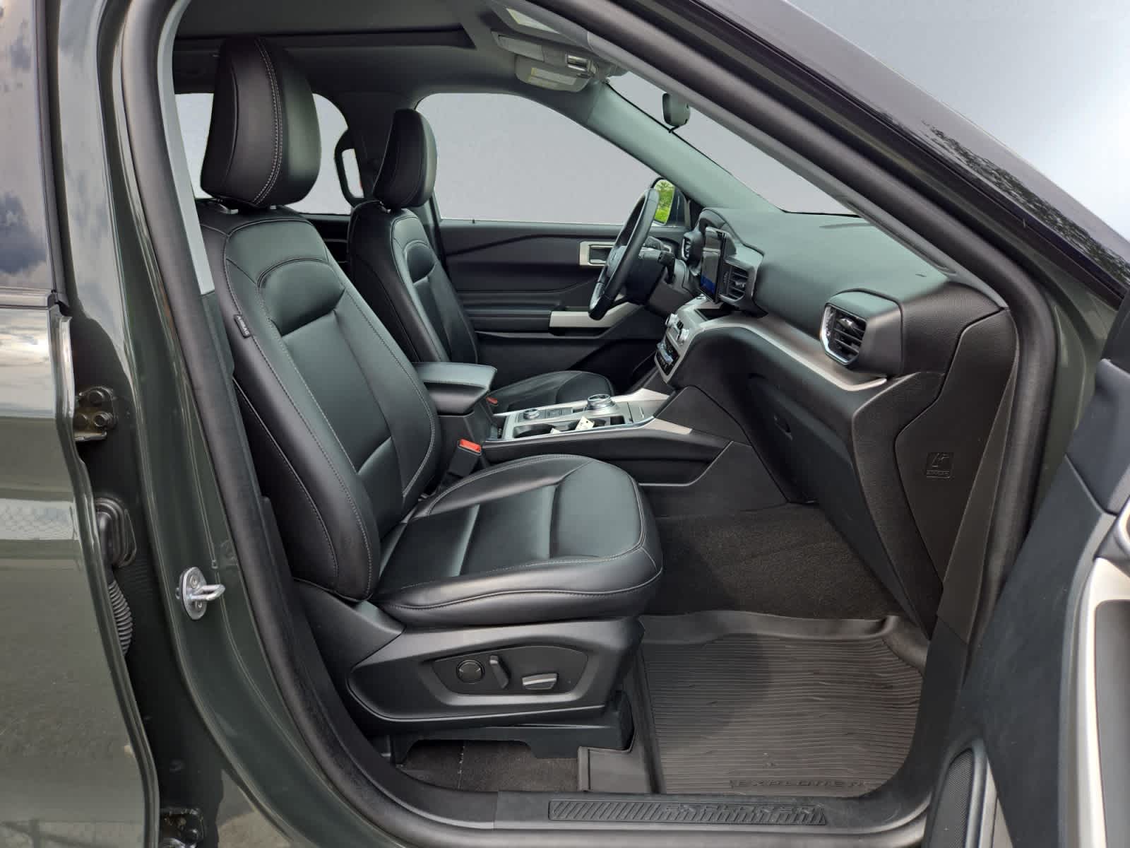 2023 Ford Explorer XLT - Photo 20