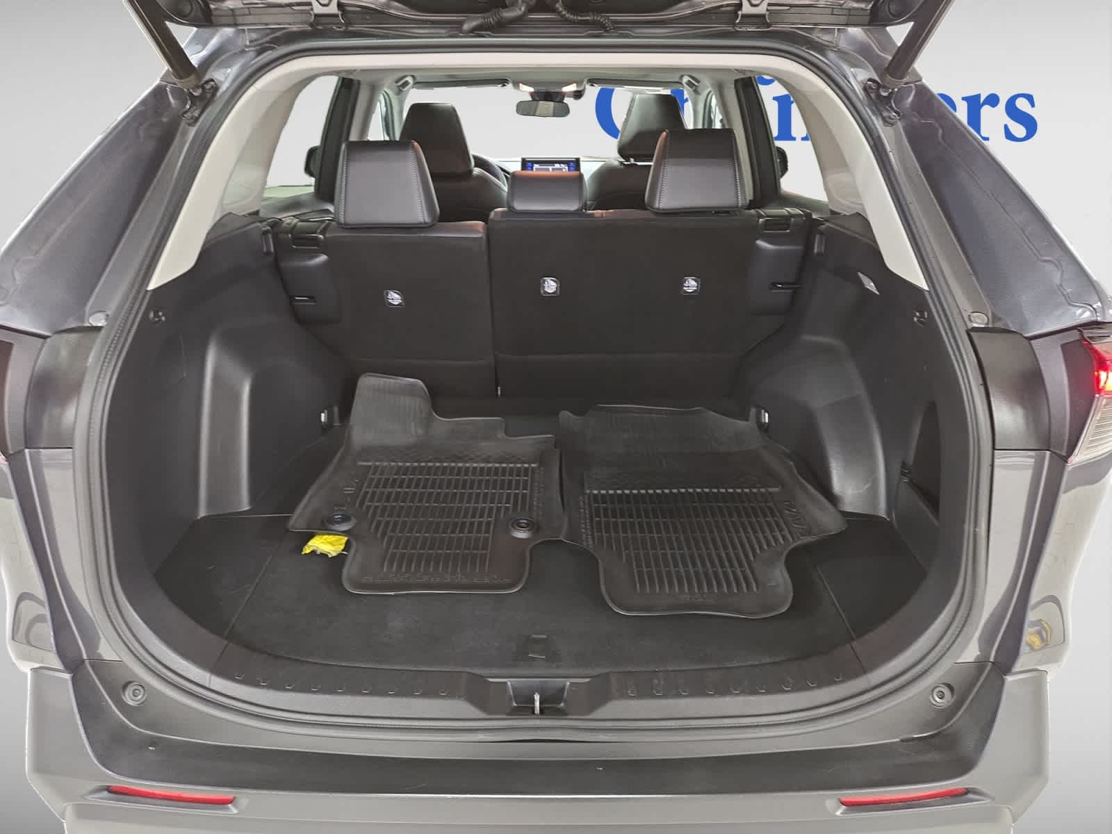 2021 Toyota RAV4 XLE Premium photo 4