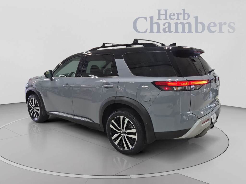Used 2025 Nissan Pathfinder Platinum SUV
