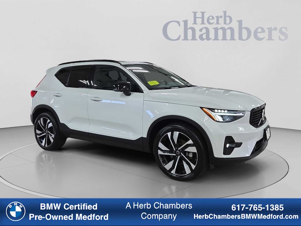 Used 2023 Volvo XC40 B5 AWD Plus Dark SUV