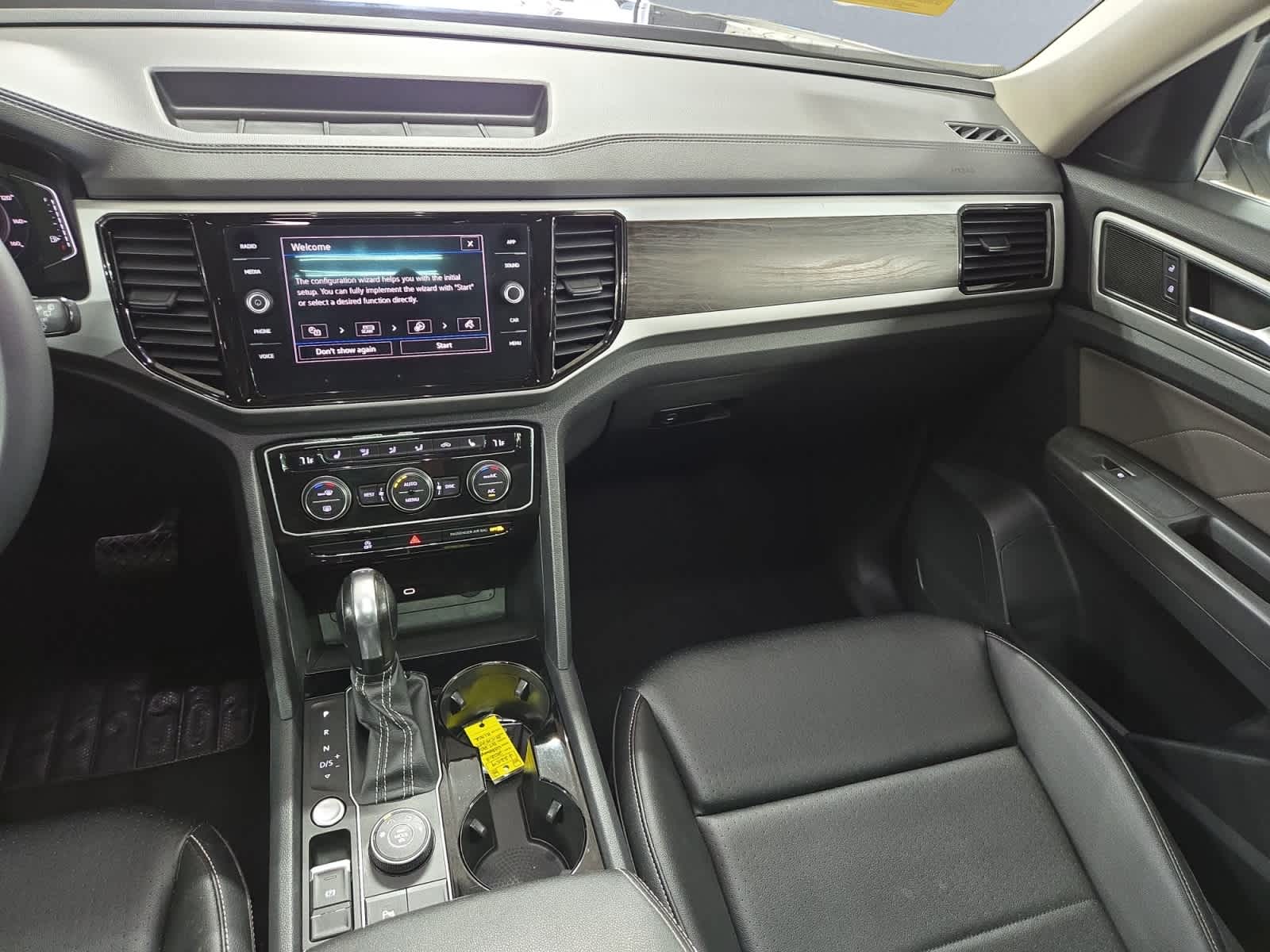 2023 Volkswagen Atlas SE w/Tech - Photo 16