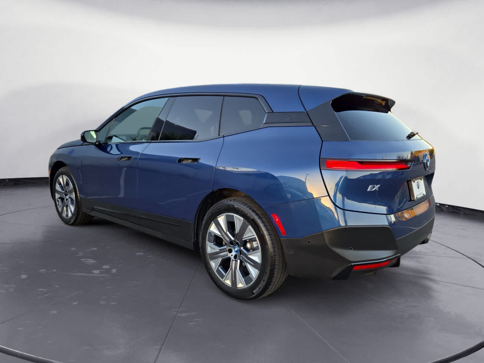 2025 Bmw iX photo 3
