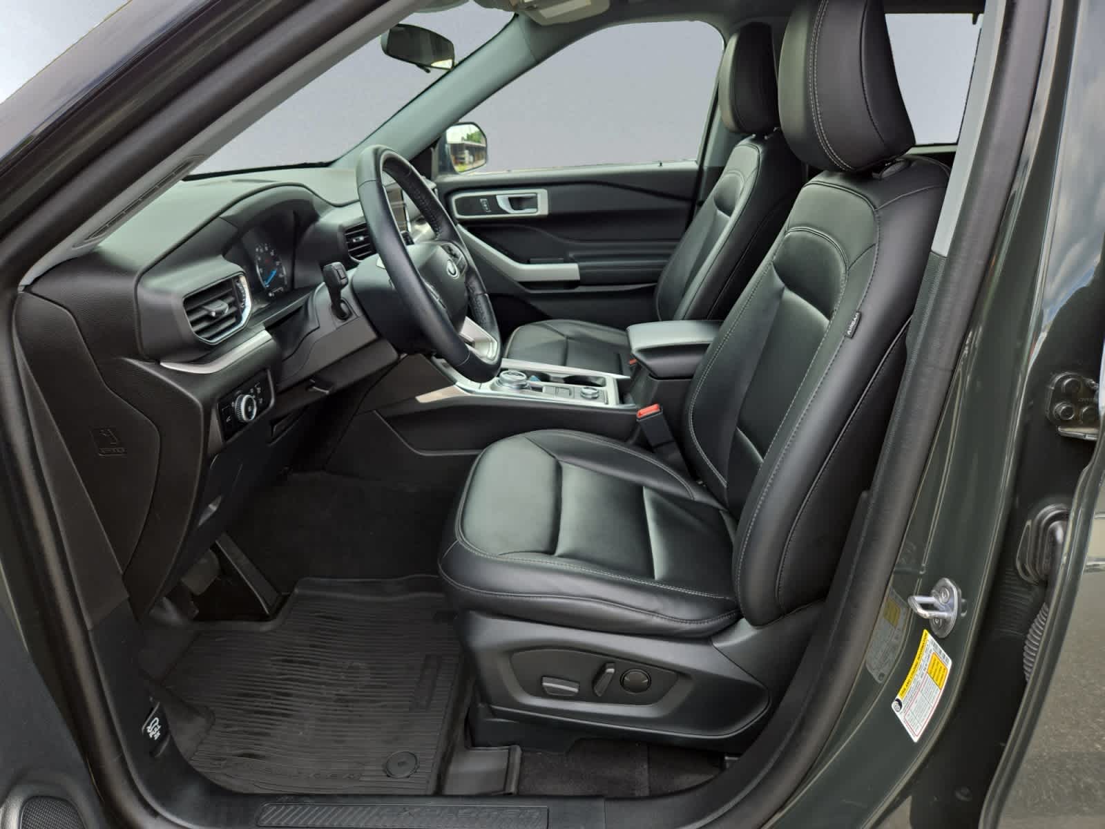 2023 Ford Explorer XLT - Photo 7