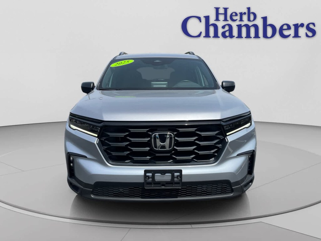 Used 2025 Honda Pilot Sport SUV