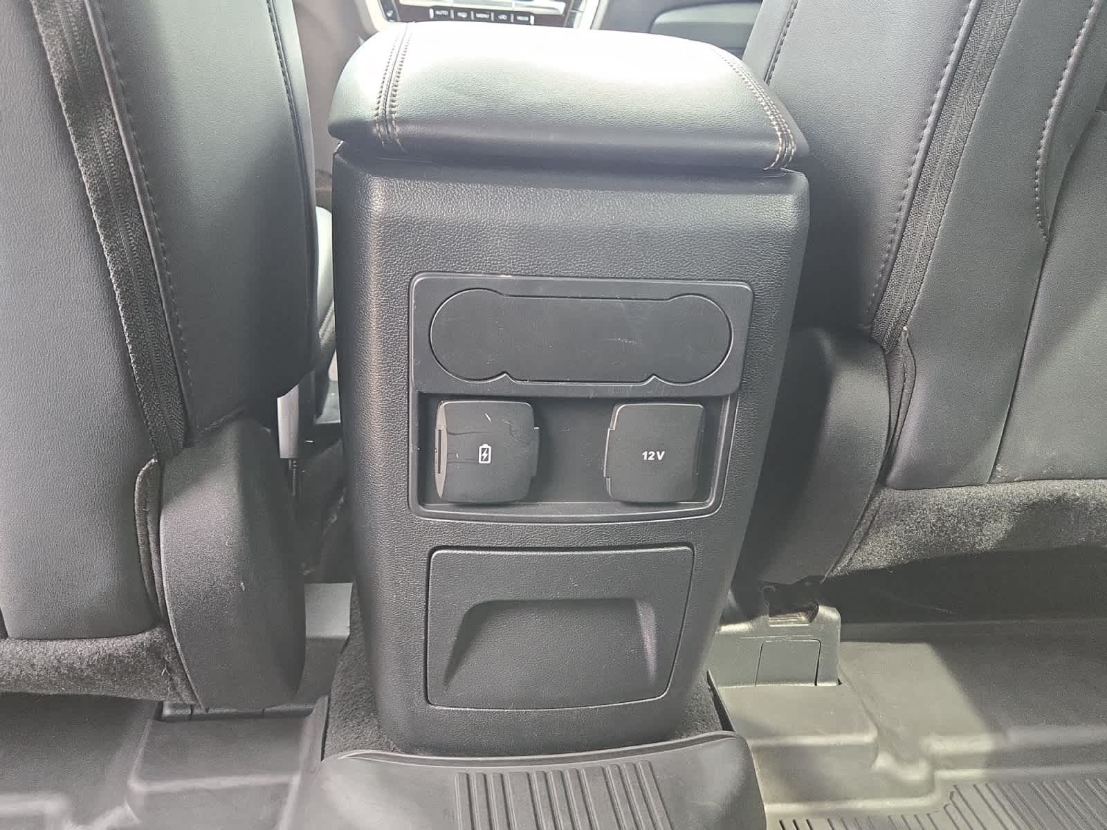 2023 Ford Explorer XLT - Photo 23