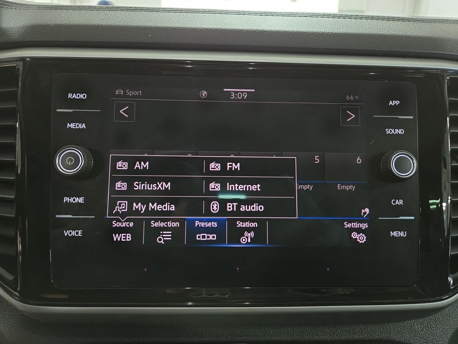 2023 Volkswagen Atlas SE w/Tech - Photo 26