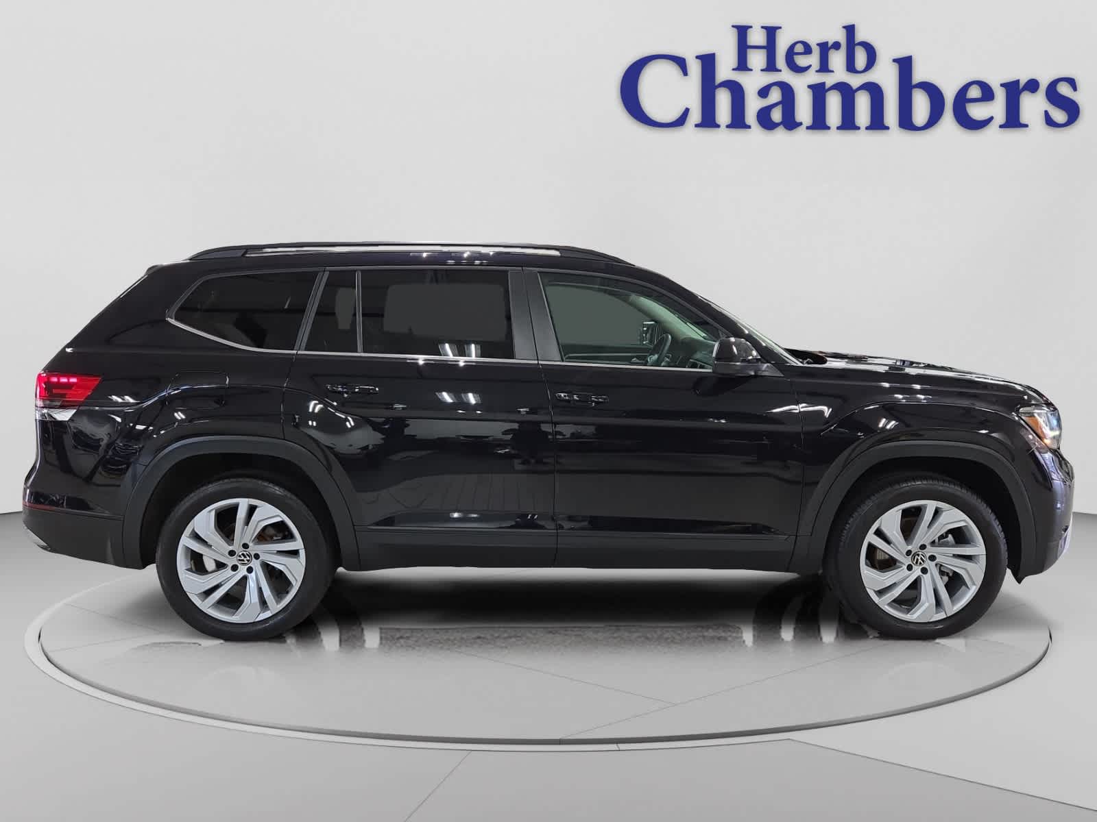 2023 Volkswagen Atlas SE w/Tech - Photo 5