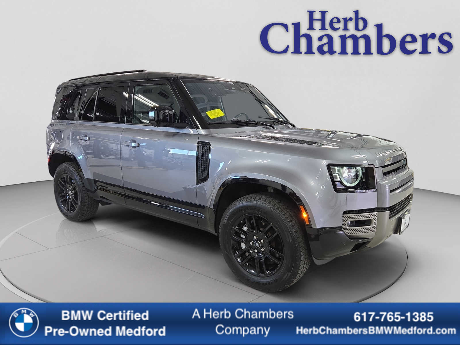 2022 Land Rover Defender X-Dynamic SE's photo