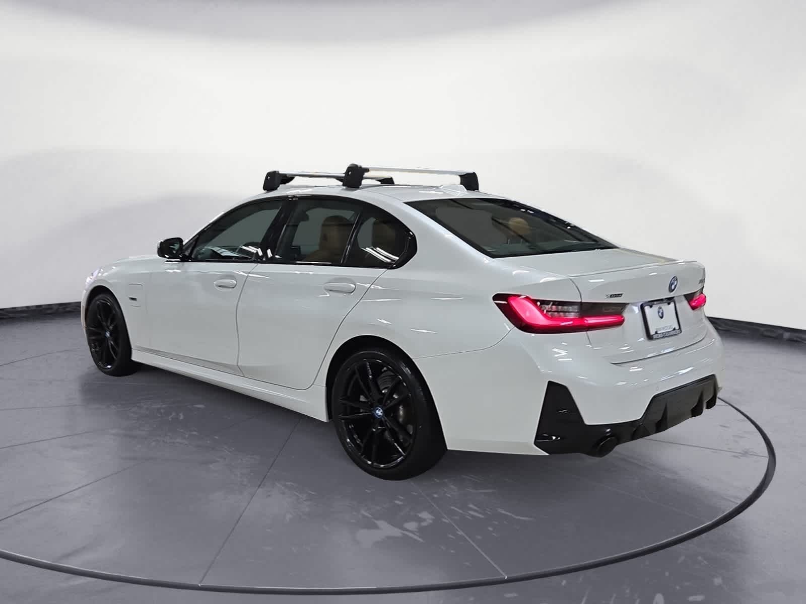 2023 Bmw 330e xDrive photo 2