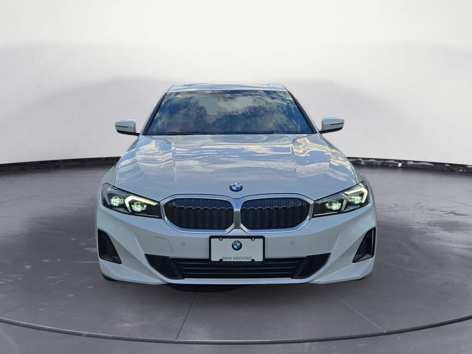2023 Bmw 330i xDrive photo 2