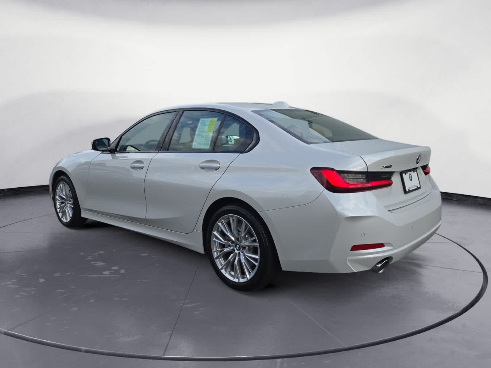 2023 Bmw 330i xDrive photo 3