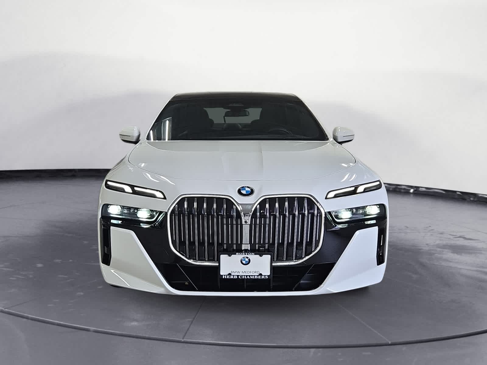 2024 Bmw 740i xDrive photo 2