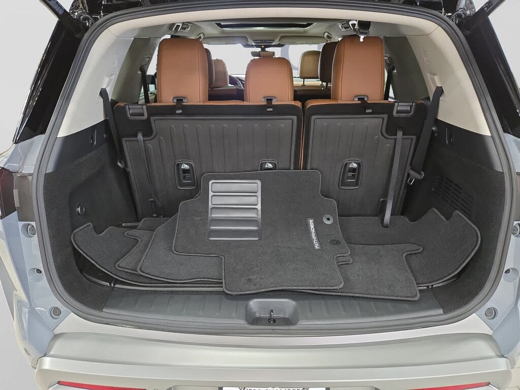 Used 2025 Nissan Pathfinder Platinum SUV