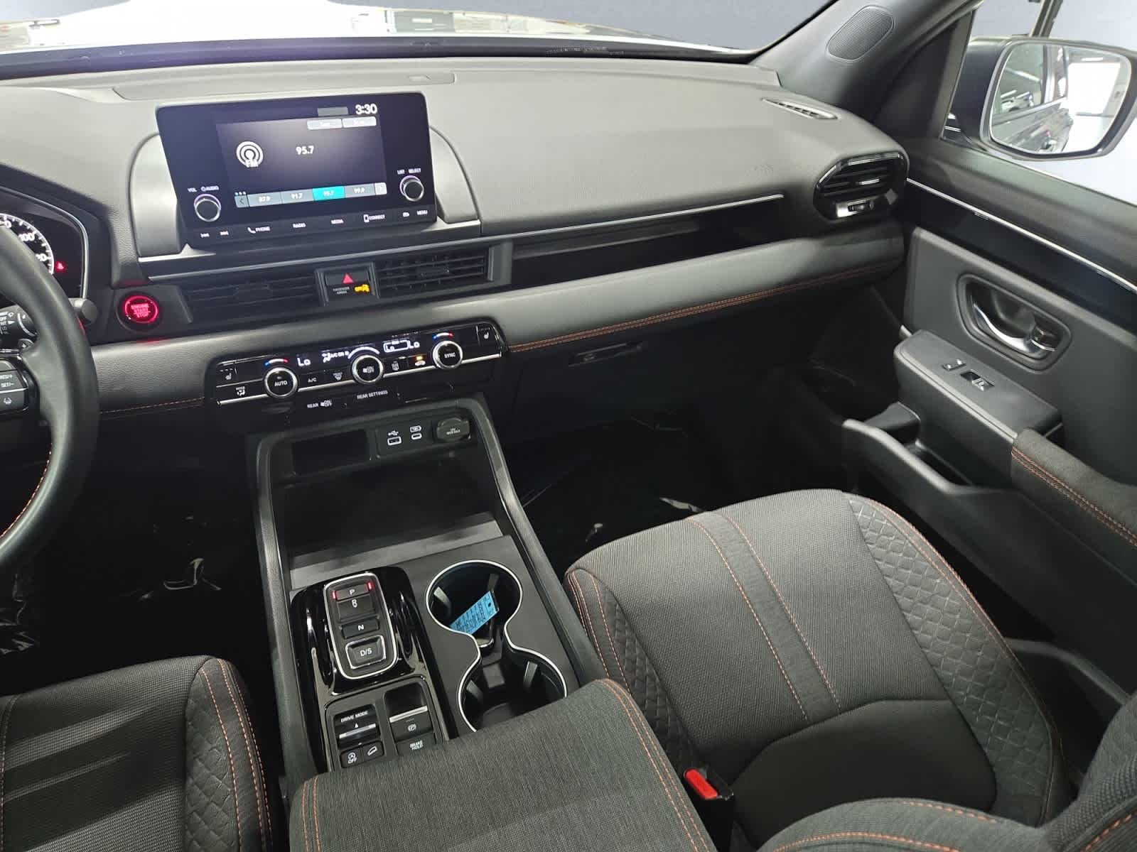 2025 Honda Pilot Sport - Photo 17
