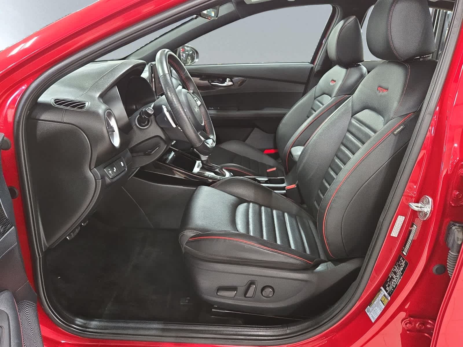 2023 Kia Forte GT - Photo 7