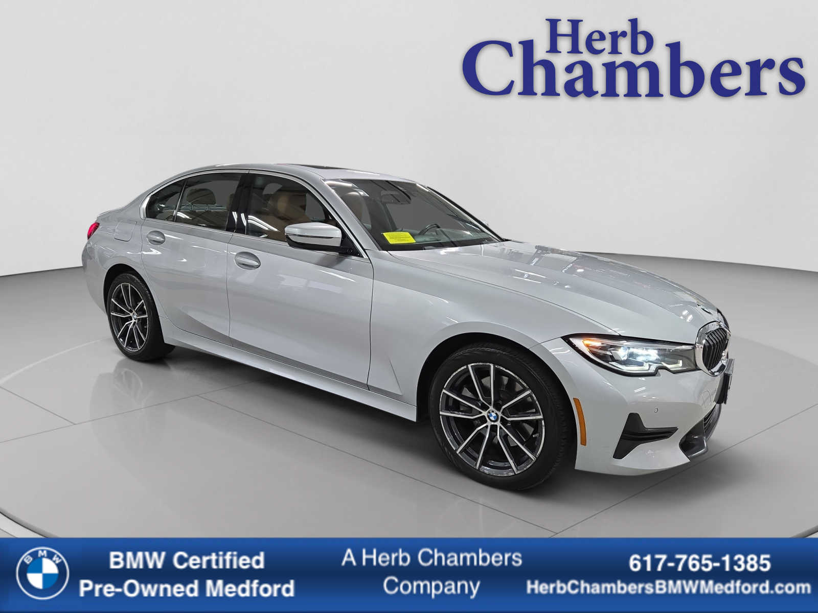 2019 BMW 3 Series 330i's photo