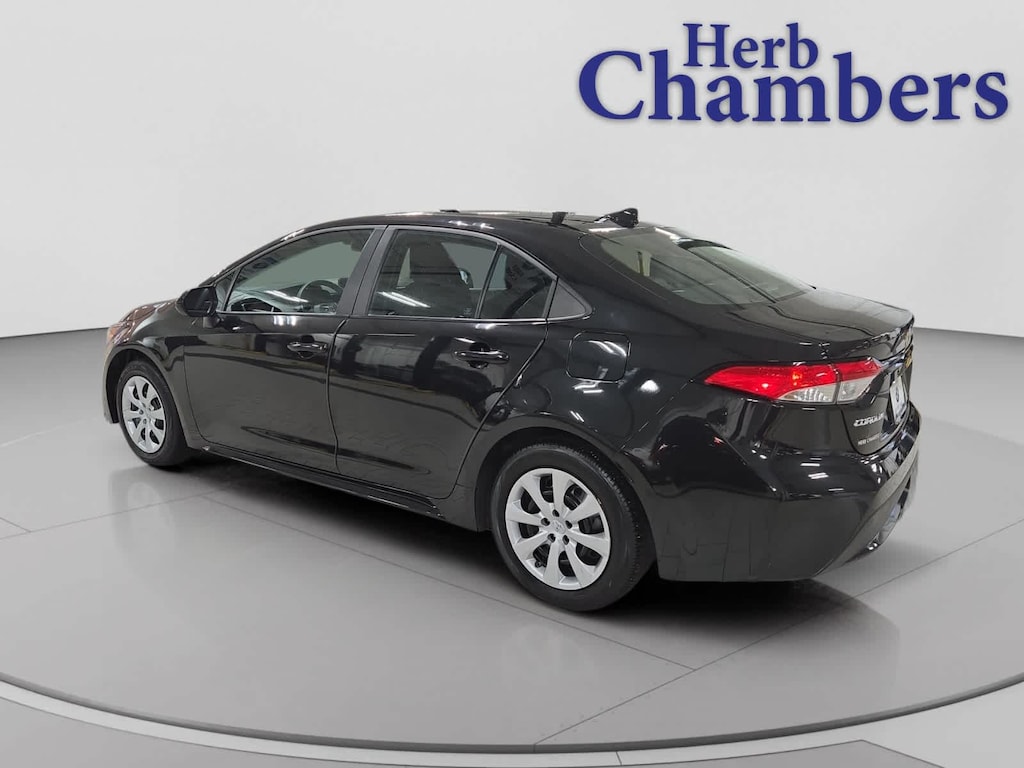 Used 2022 Toyota Corolla LE Sedan