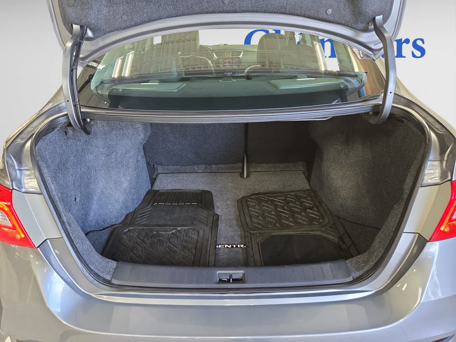 2019 Nissan Sentra SR photo 4