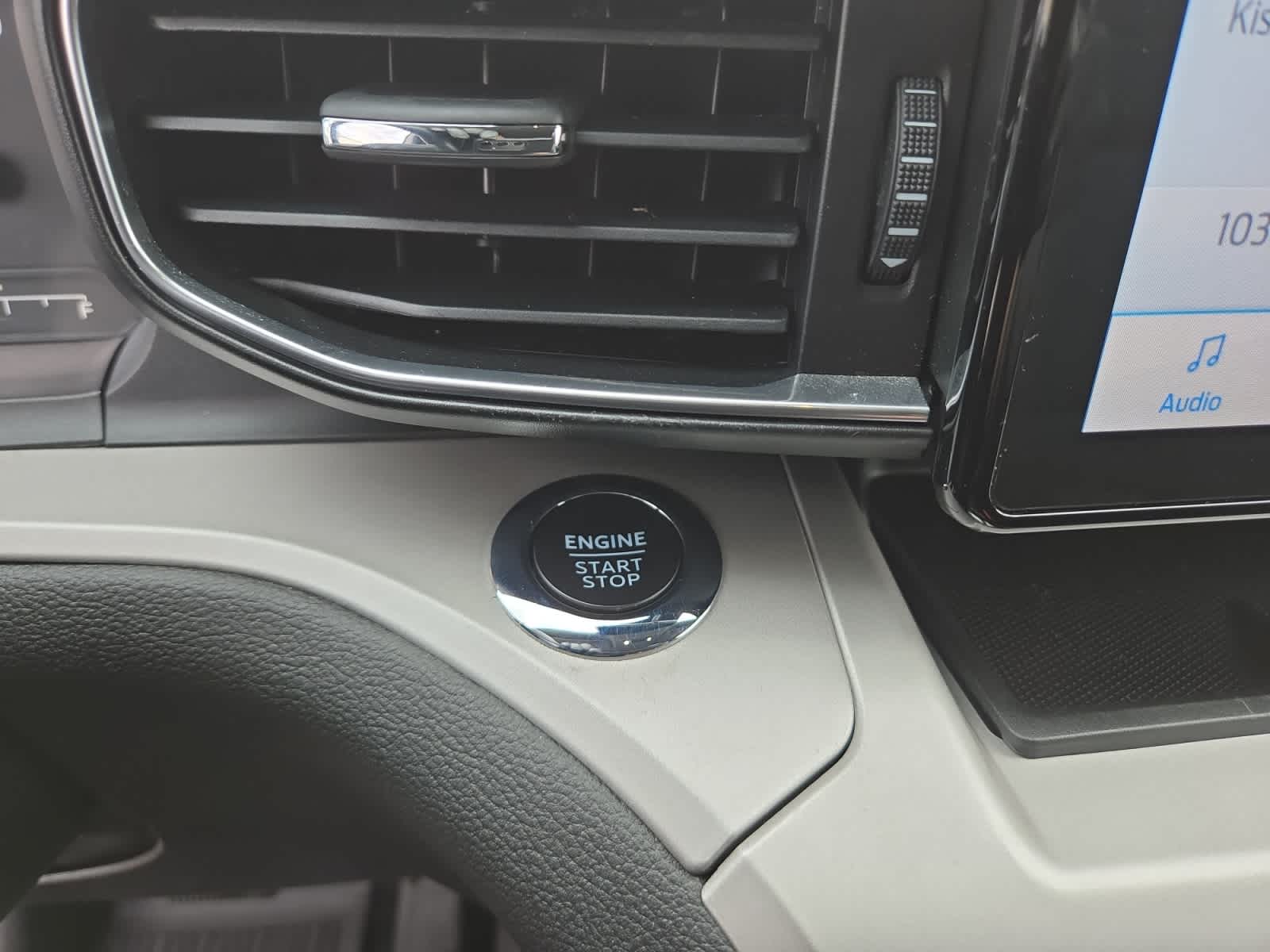 2023 Ford Explorer XLT - Photo 29