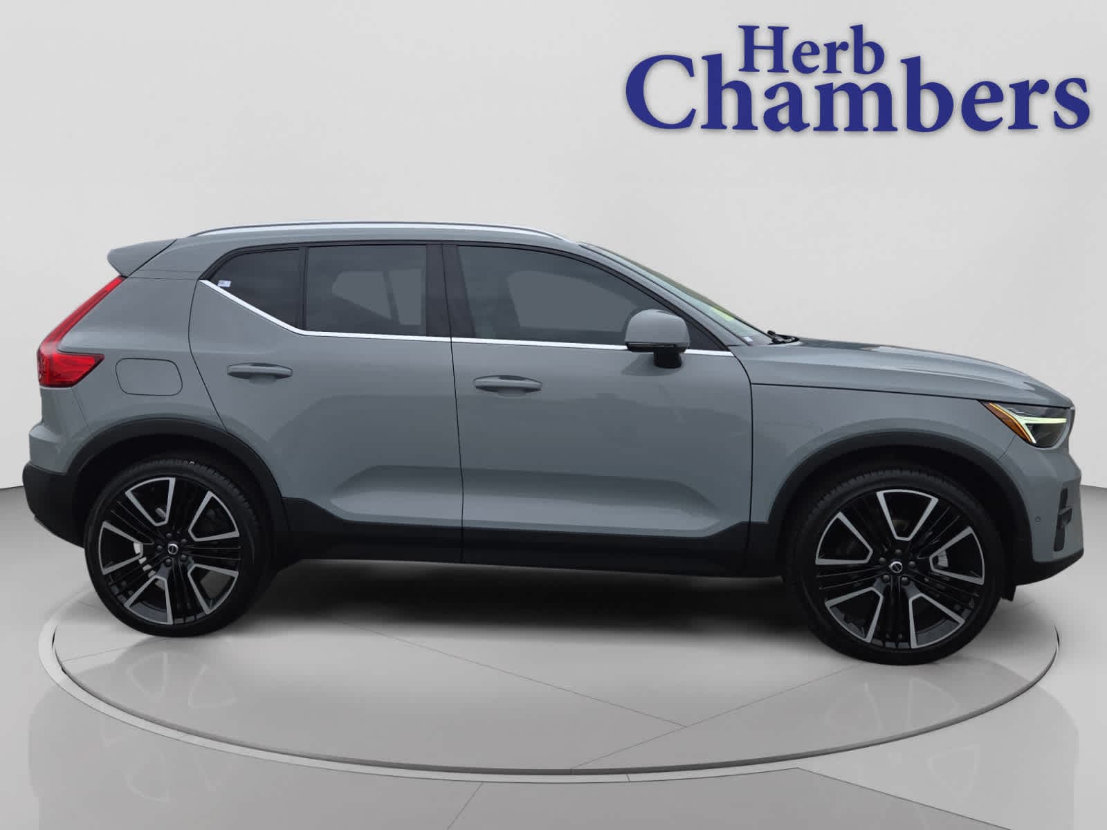 2025 Volvo XC40 Ultra - Photo 11
