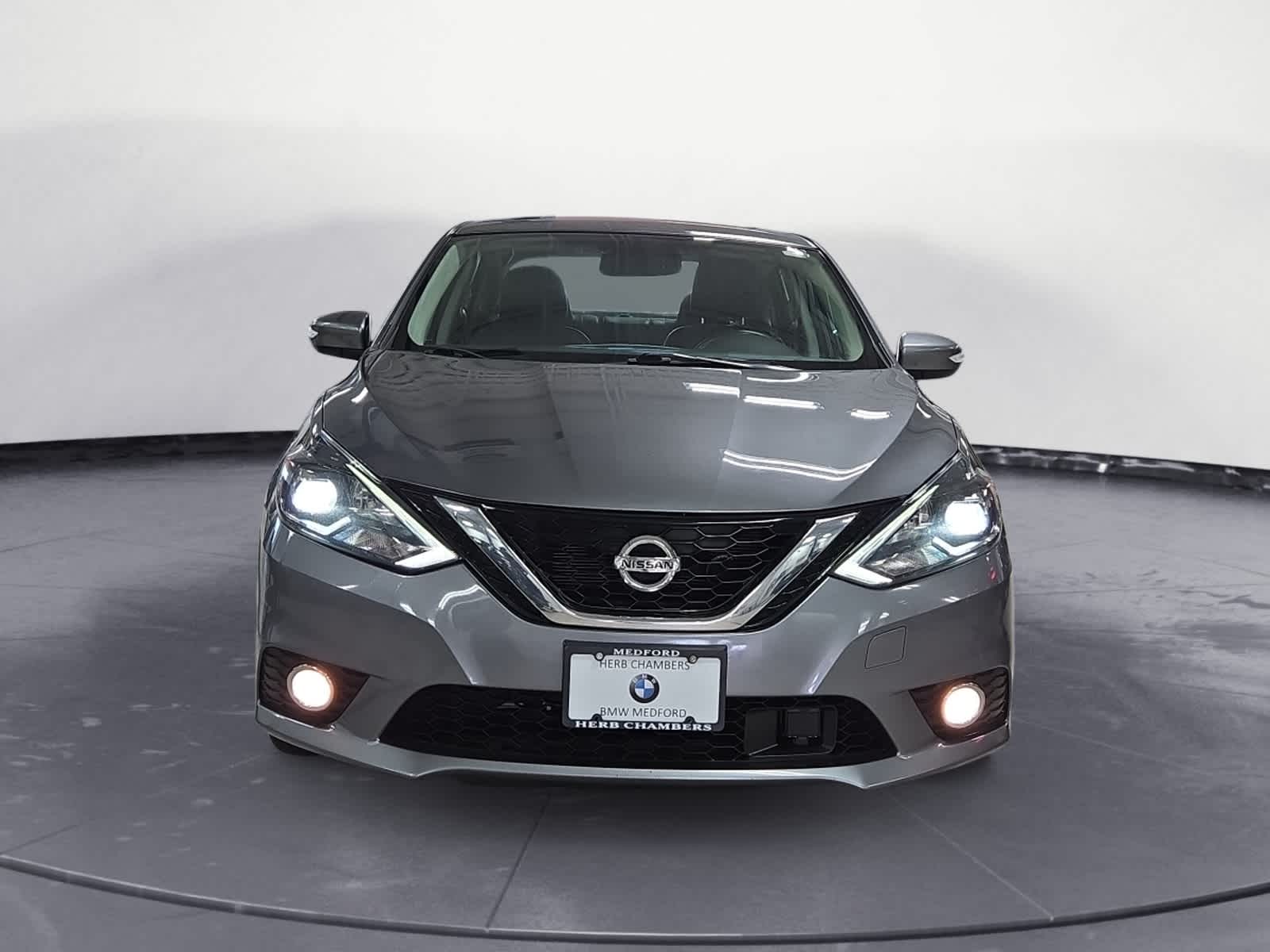 2019 Nissan Sentra SR photo 2