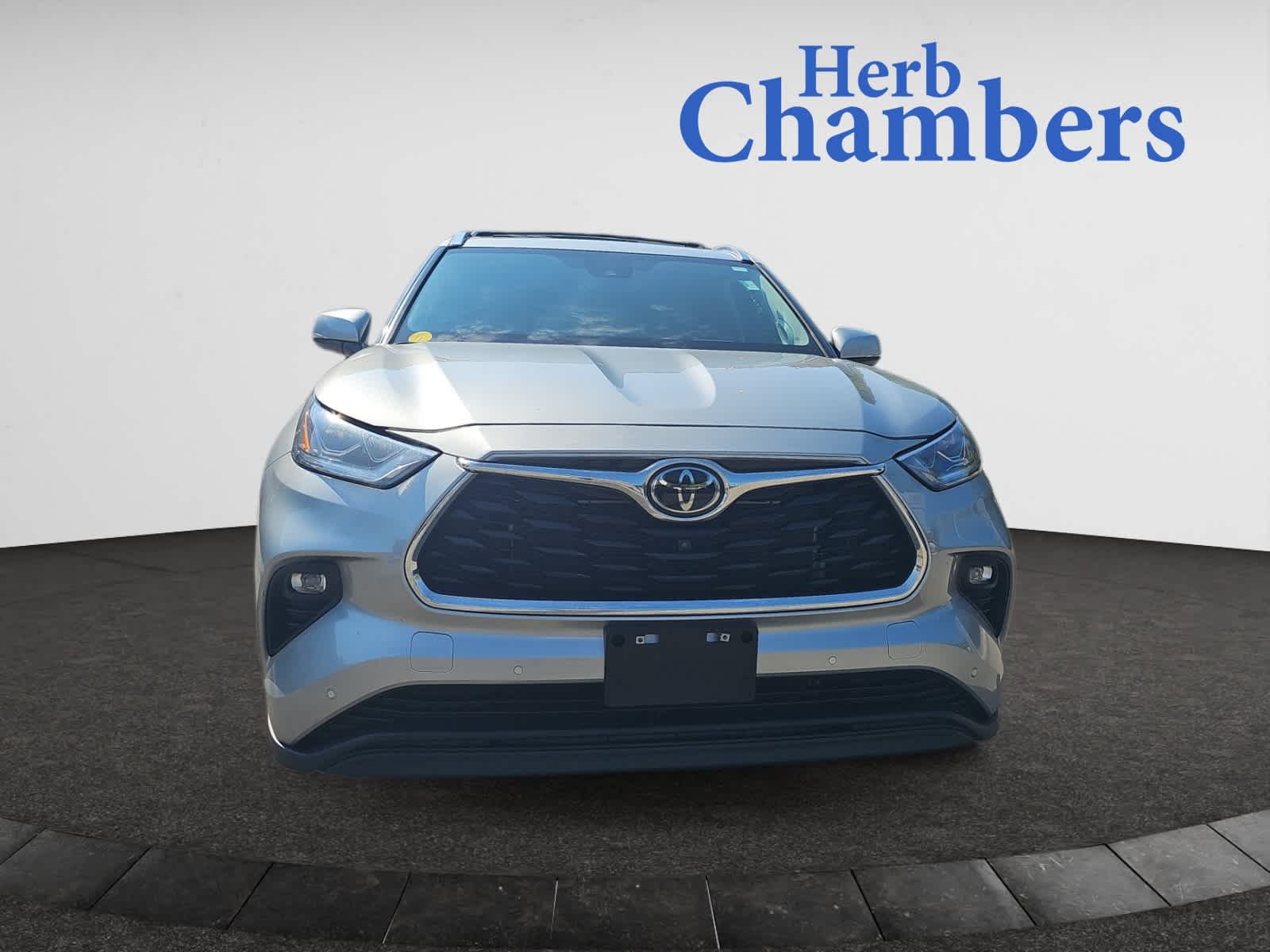2024 Toyota Highlander Limited photo 2