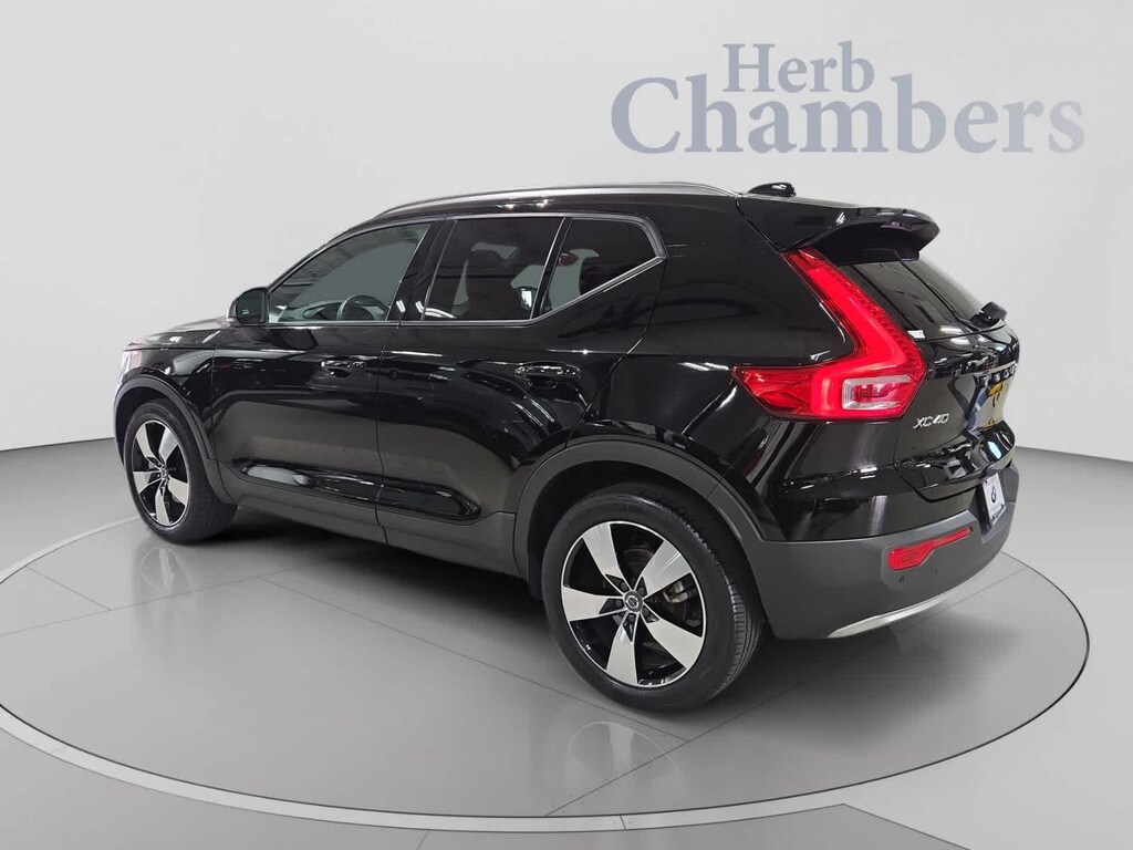 Used 2020 Volvo XC40 T5 Momentum SUV