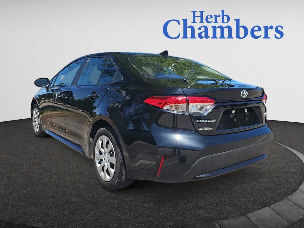 Used 2022 Toyota Corolla LE Sedan