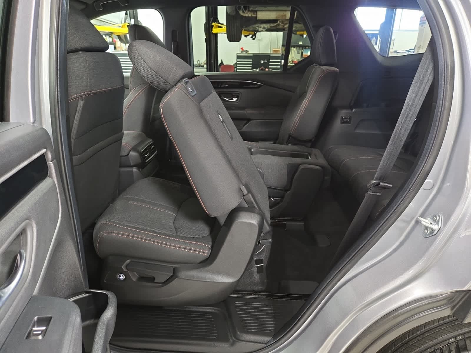 2025 Honda Pilot Sport - Photo 23
