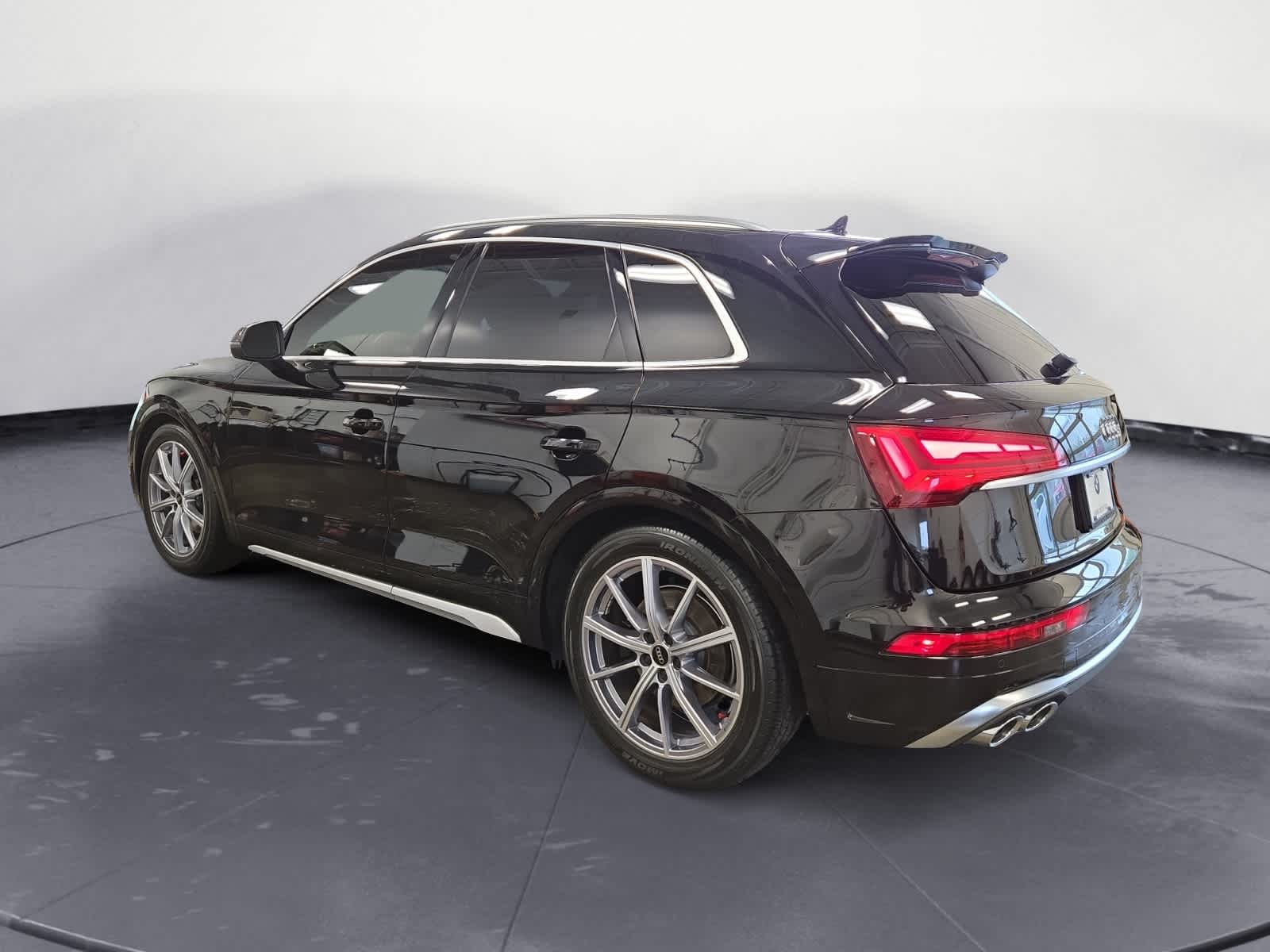 2023 Audi SQ5 Premium Plus photo 2