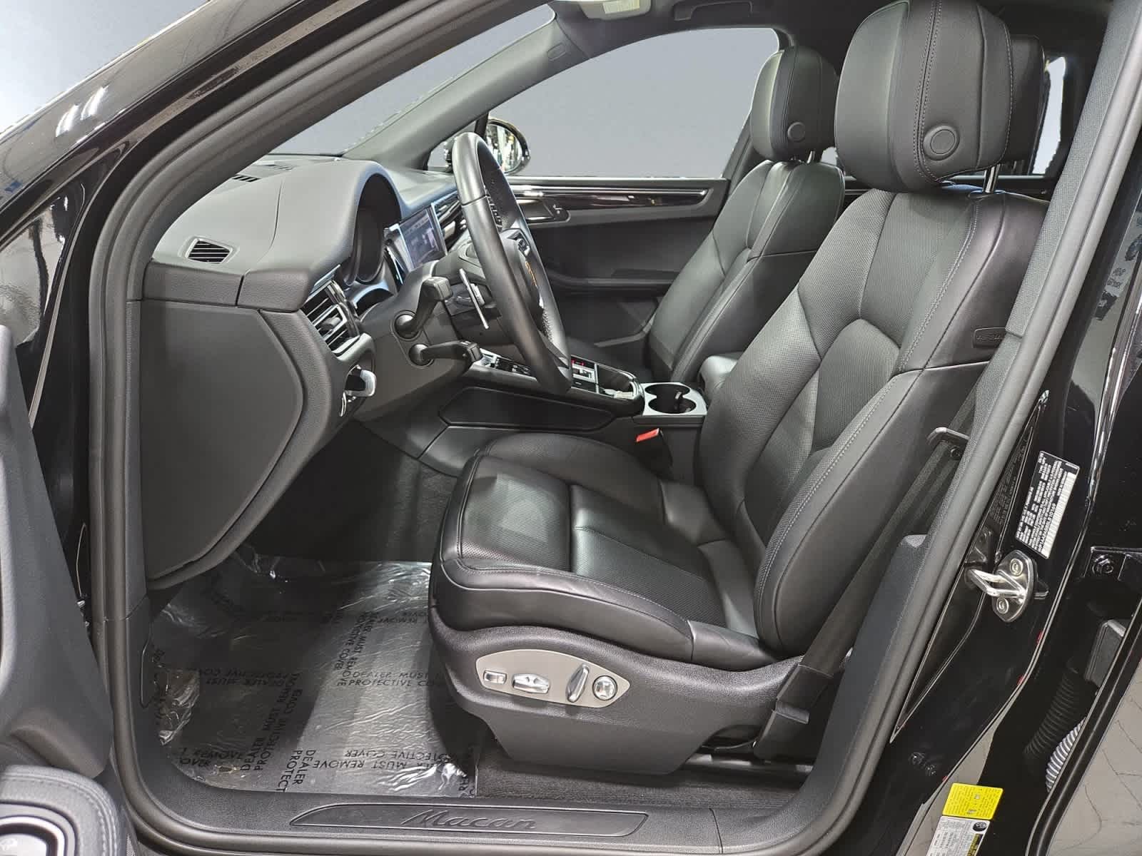 2025 Porsche Macan T - Photo 7