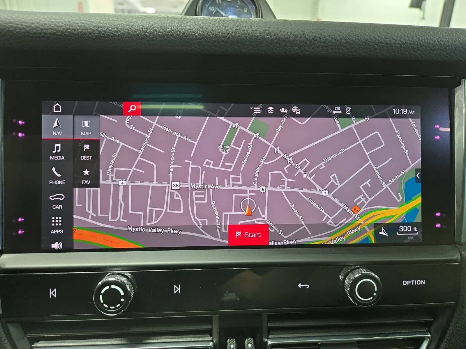 2025 Porsche Macan T - Photo 22