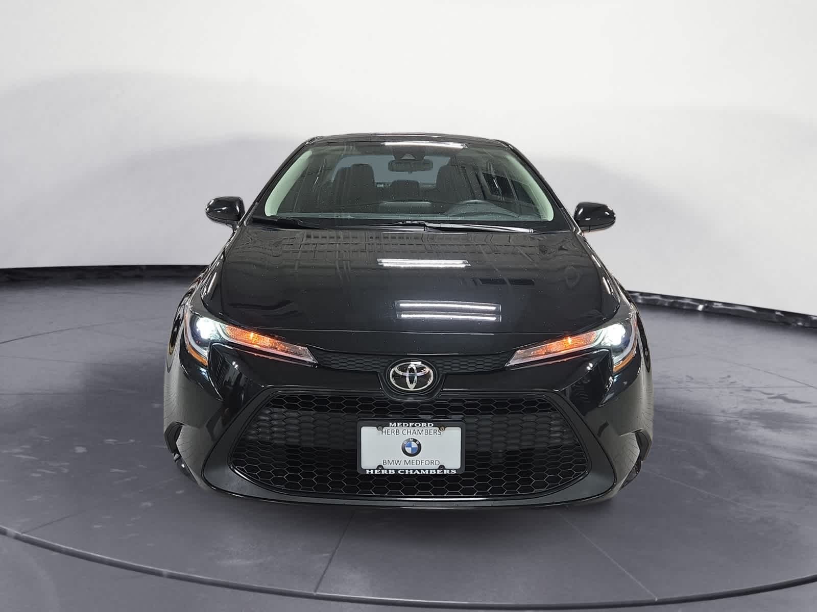 2022 Toyota Corolla LE photo 2