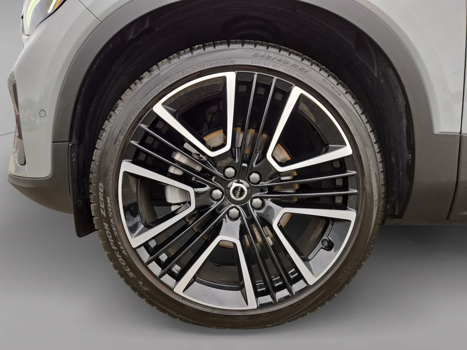 2025 Volvo XC40 Ultra - Photo 9
