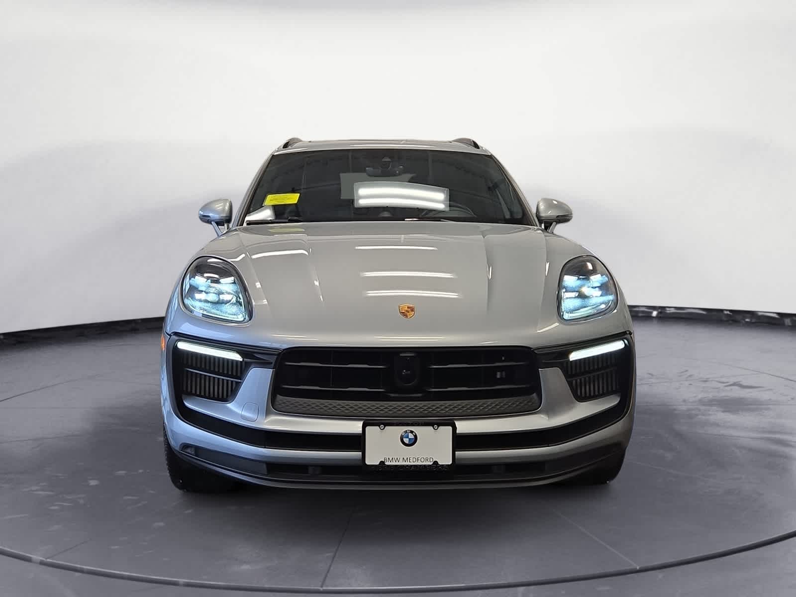 2022 Porsche Macan S photo 2
