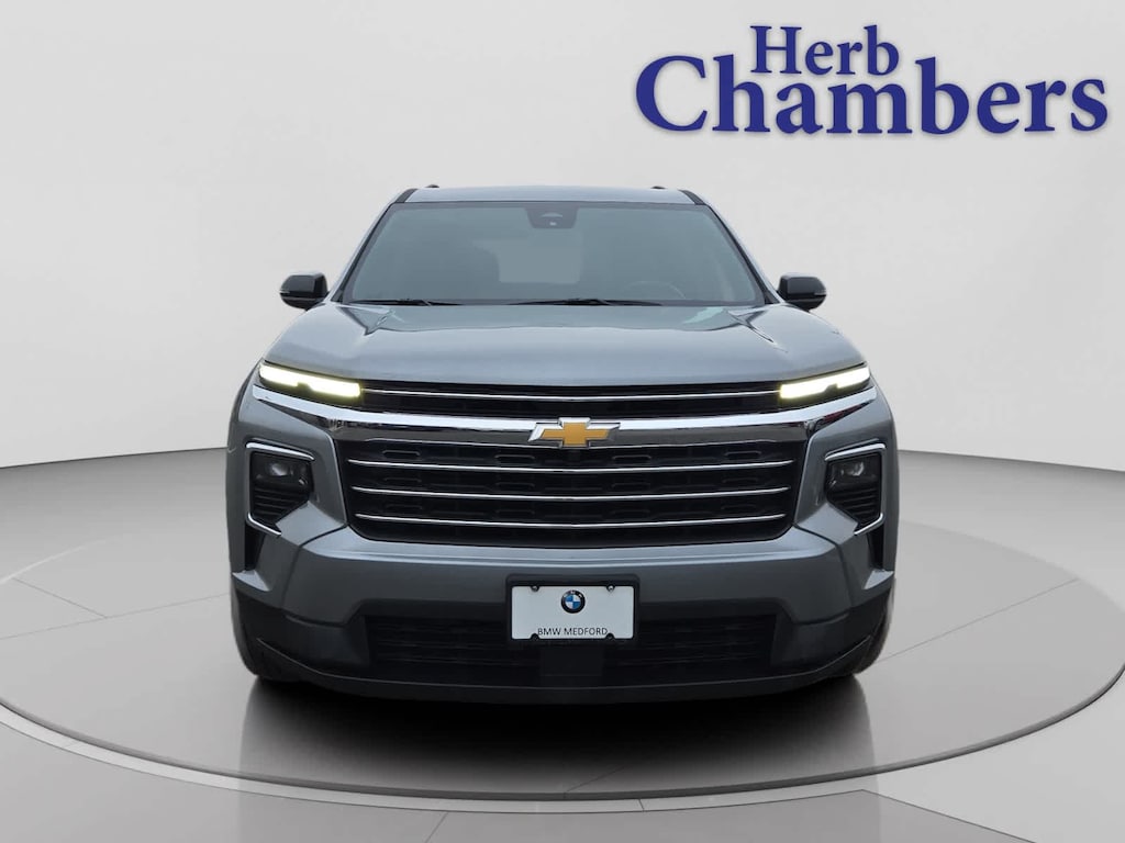 Used 2025 Chevrolet Traverse LT SUV