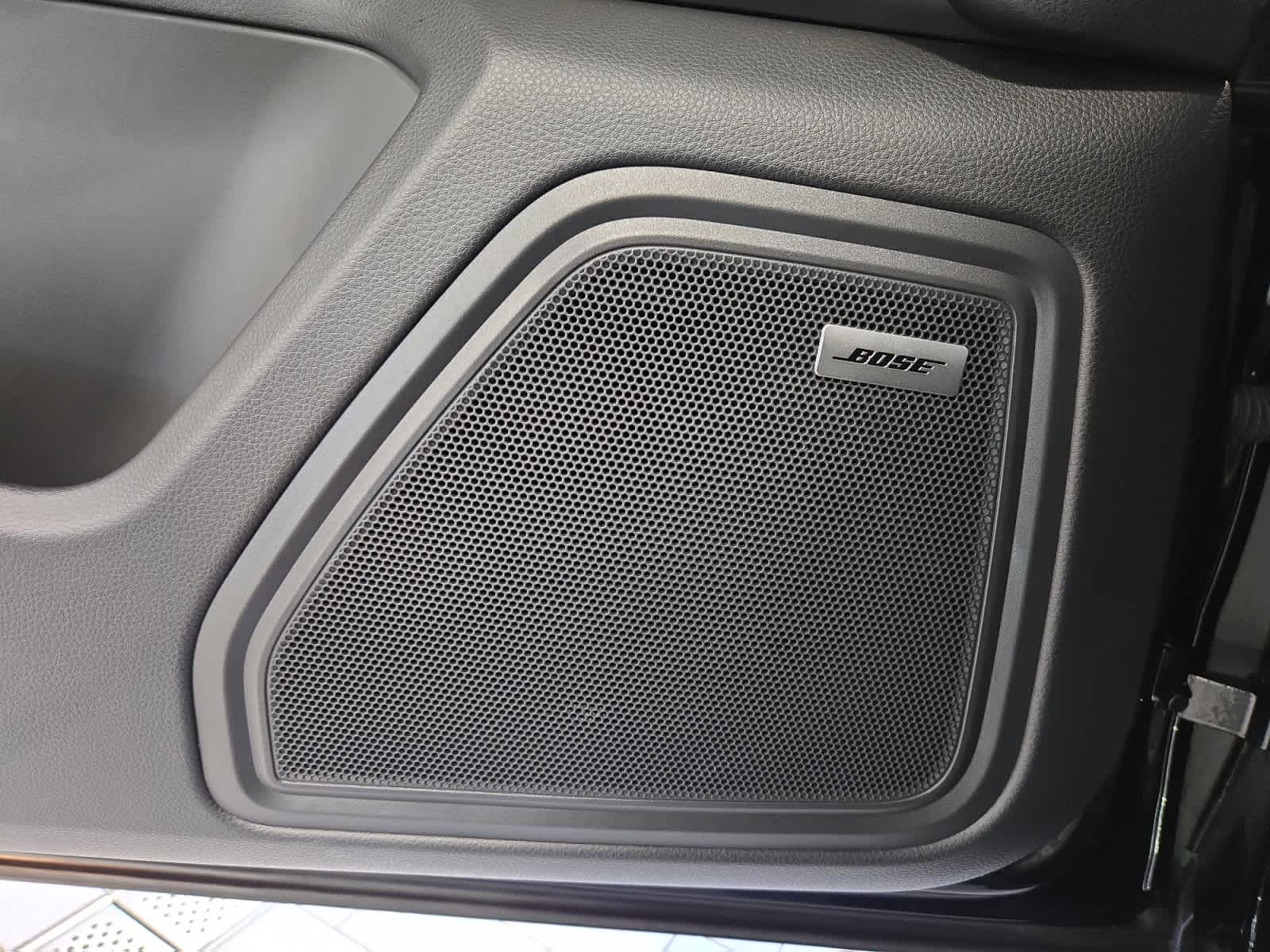 2025 Porsche Macan T - Photo 32