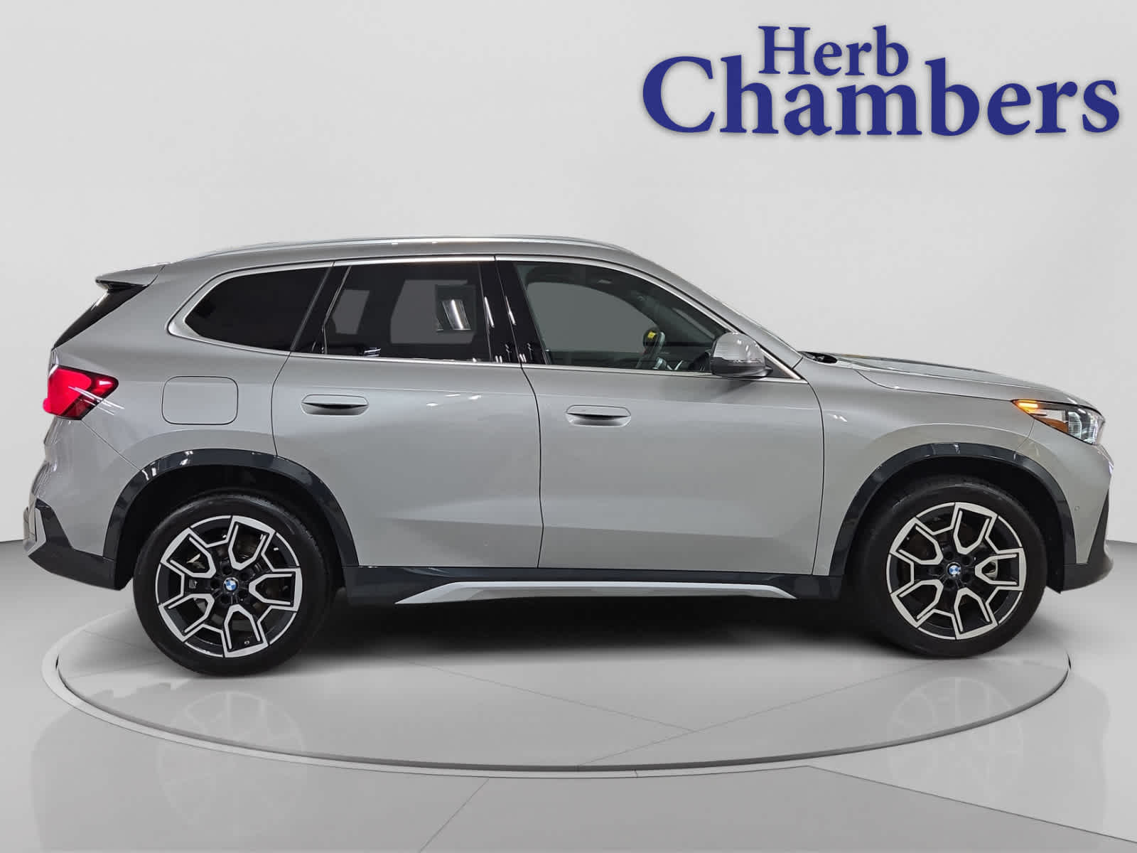 2025 BMW X1 28i - Photo 11